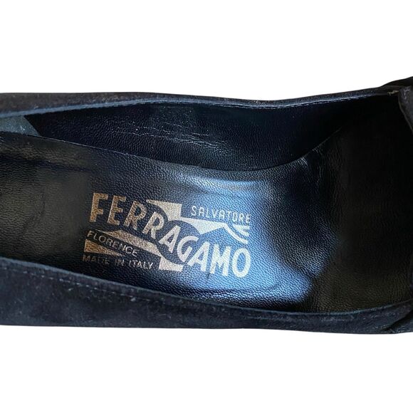 Salvatore Ferragamo Black Suede Pumps 6B Pointed Toe Kitten Heel Party Office - Picture 4 of 11